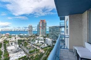 A12017182 — Miami Beach — 28