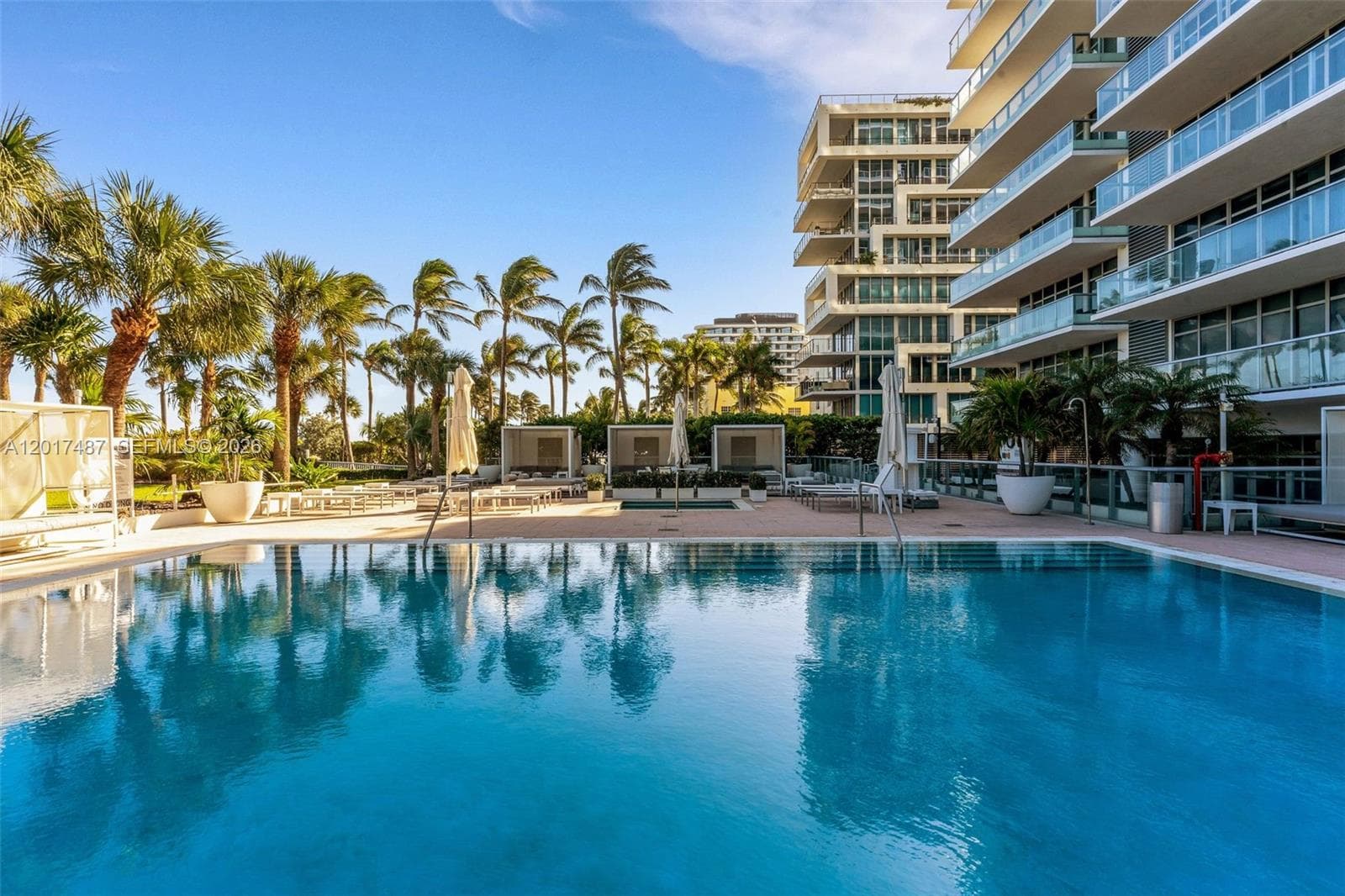 A12017487 — Miami Beach — 2