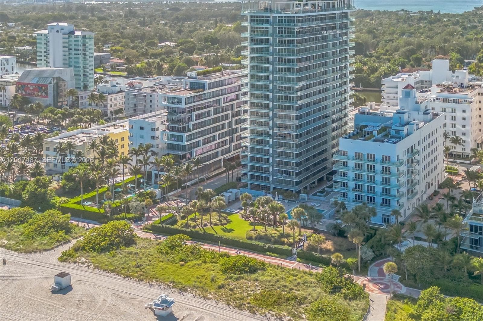 A12017487 — Miami Beach — 26