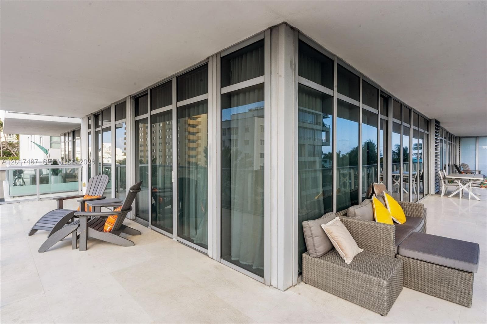 A12017487 — Miami Beach — 20