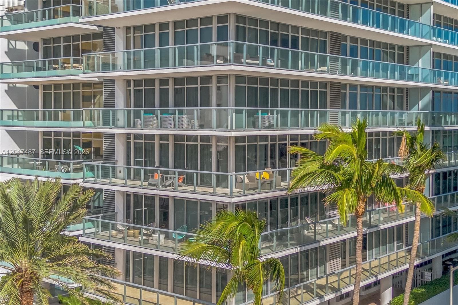 A12017487 — Miami Beach — 30