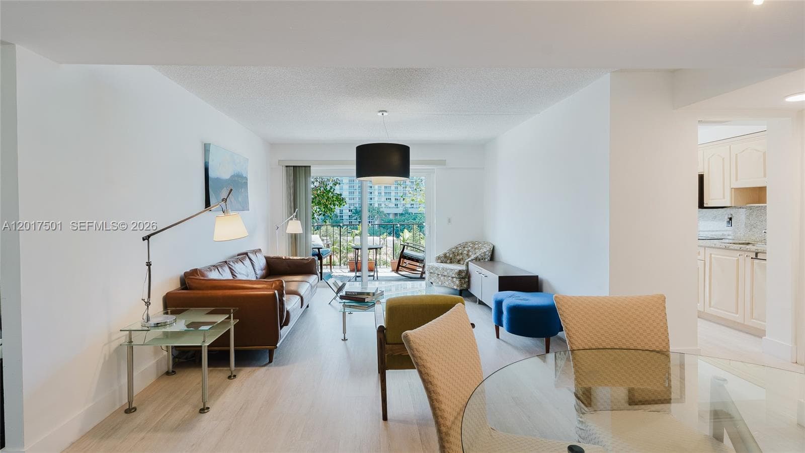 A12017501 — Miami Beach — 2