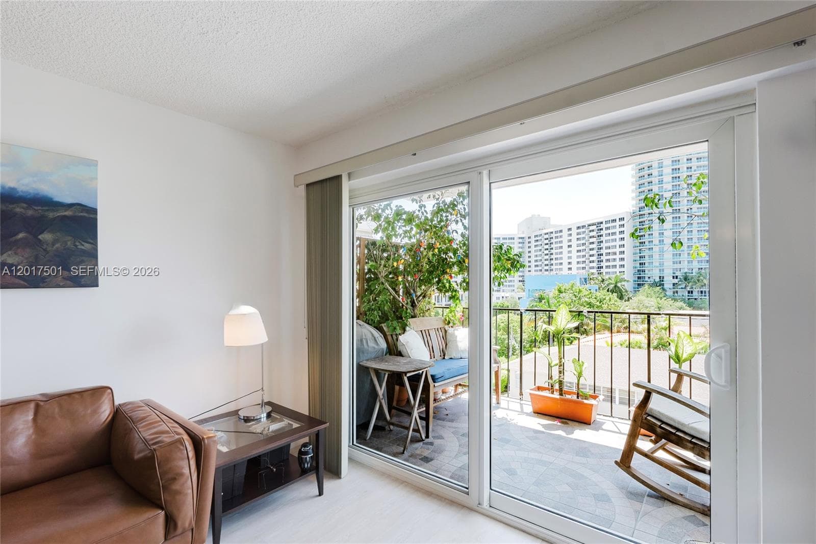 A12017501 — Miami Beach — 6