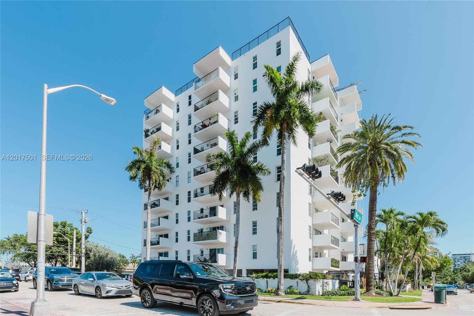 A12017501 — Miami Beach — 31
