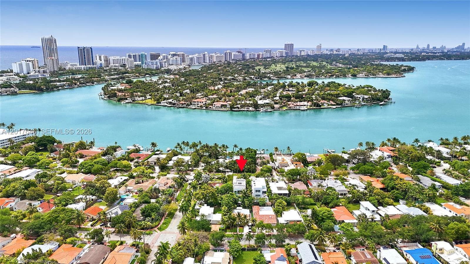 A12017646 — Miami Beach — 76