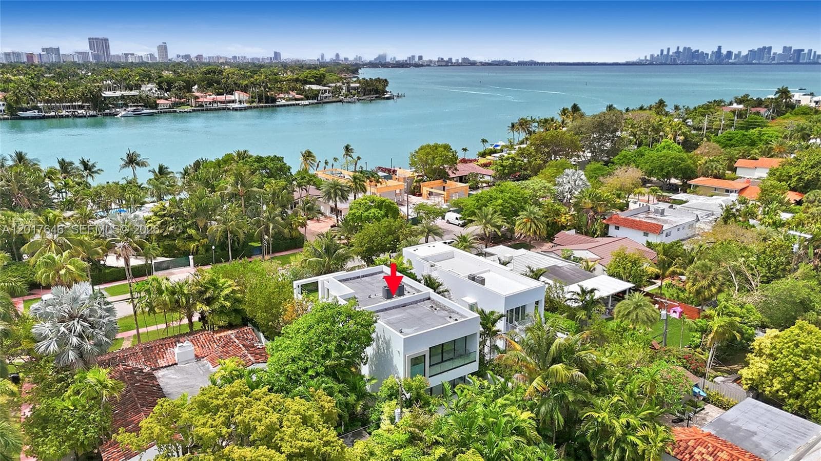 A12017646 — Miami Beach — 67