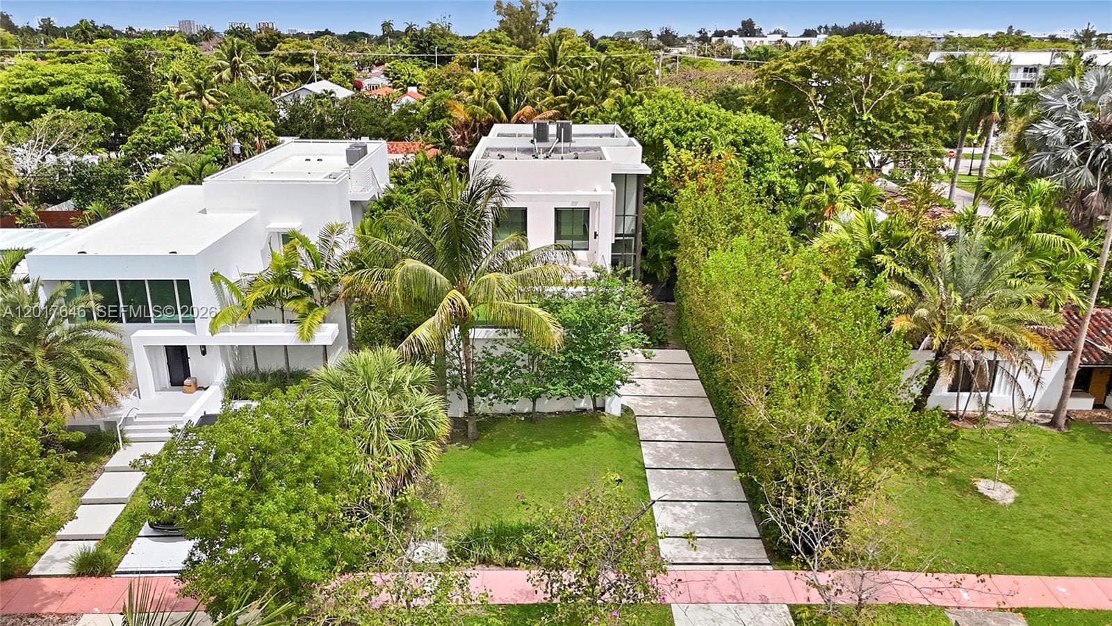 A12017646 — Miami Beach — 64
