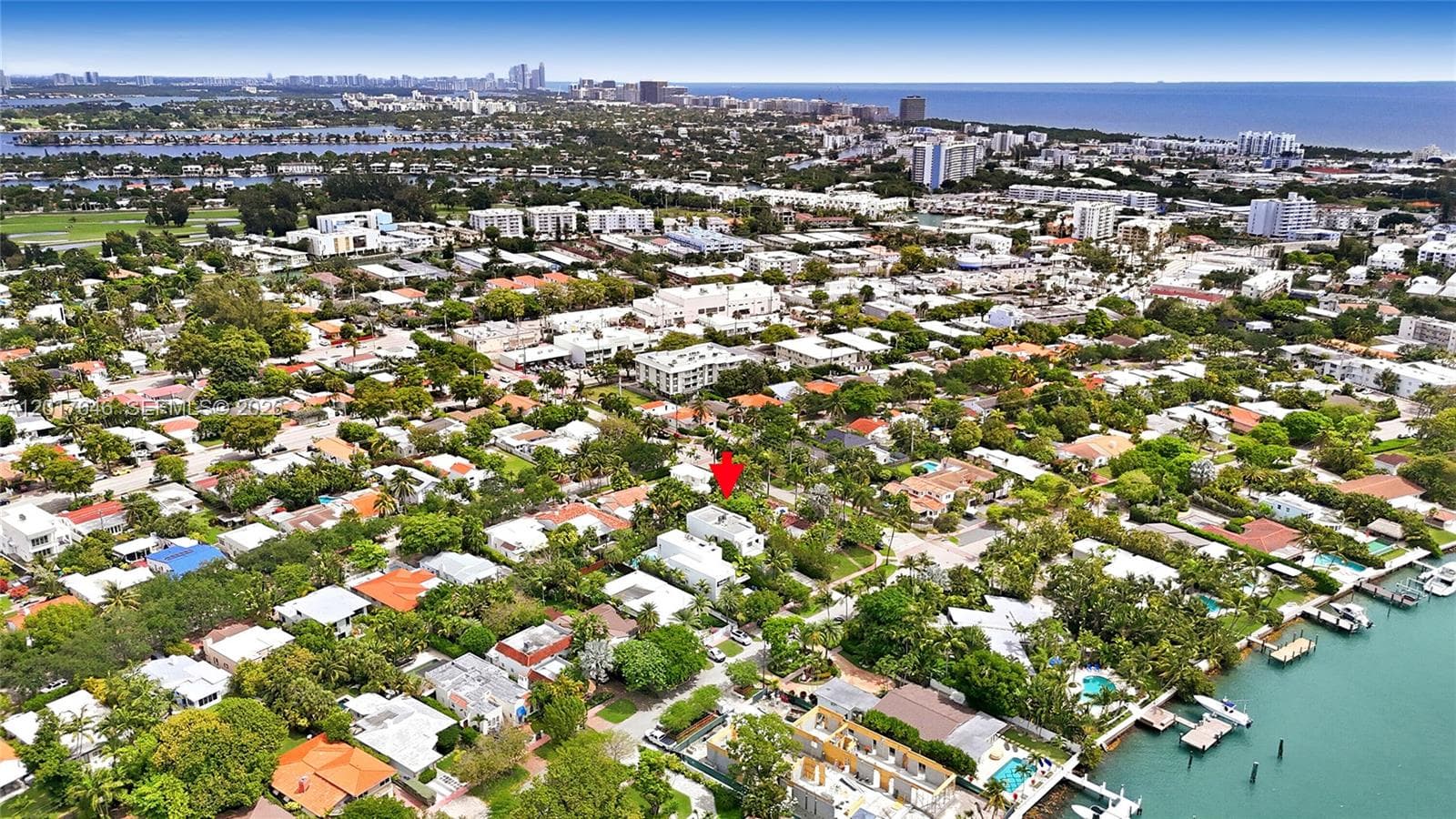 A12017646 — Miami Beach — 74