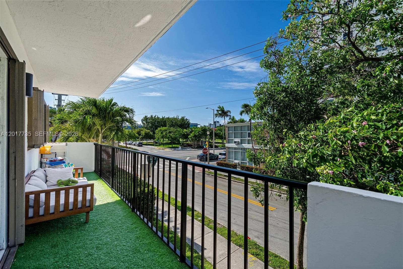 A12017735 — Miami Beach — 18