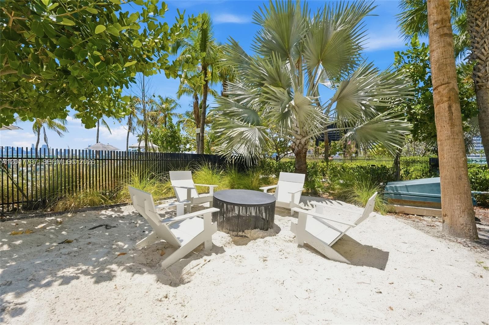 A12017737 — Miami Beach — 27