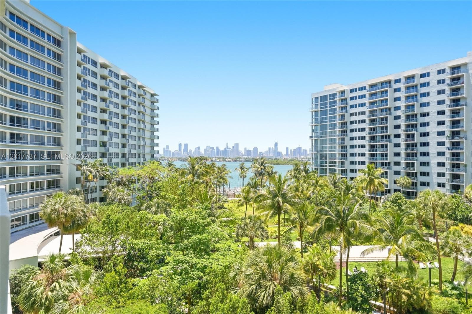 A12017737 — Miami Beach — 16