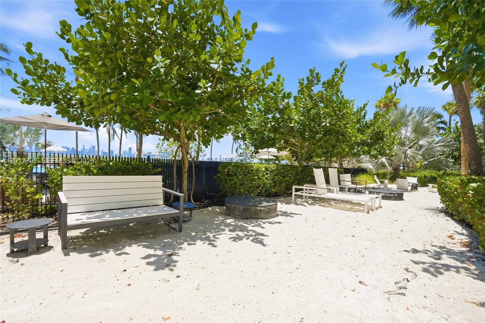 A12017737 — Miami Beach — 26