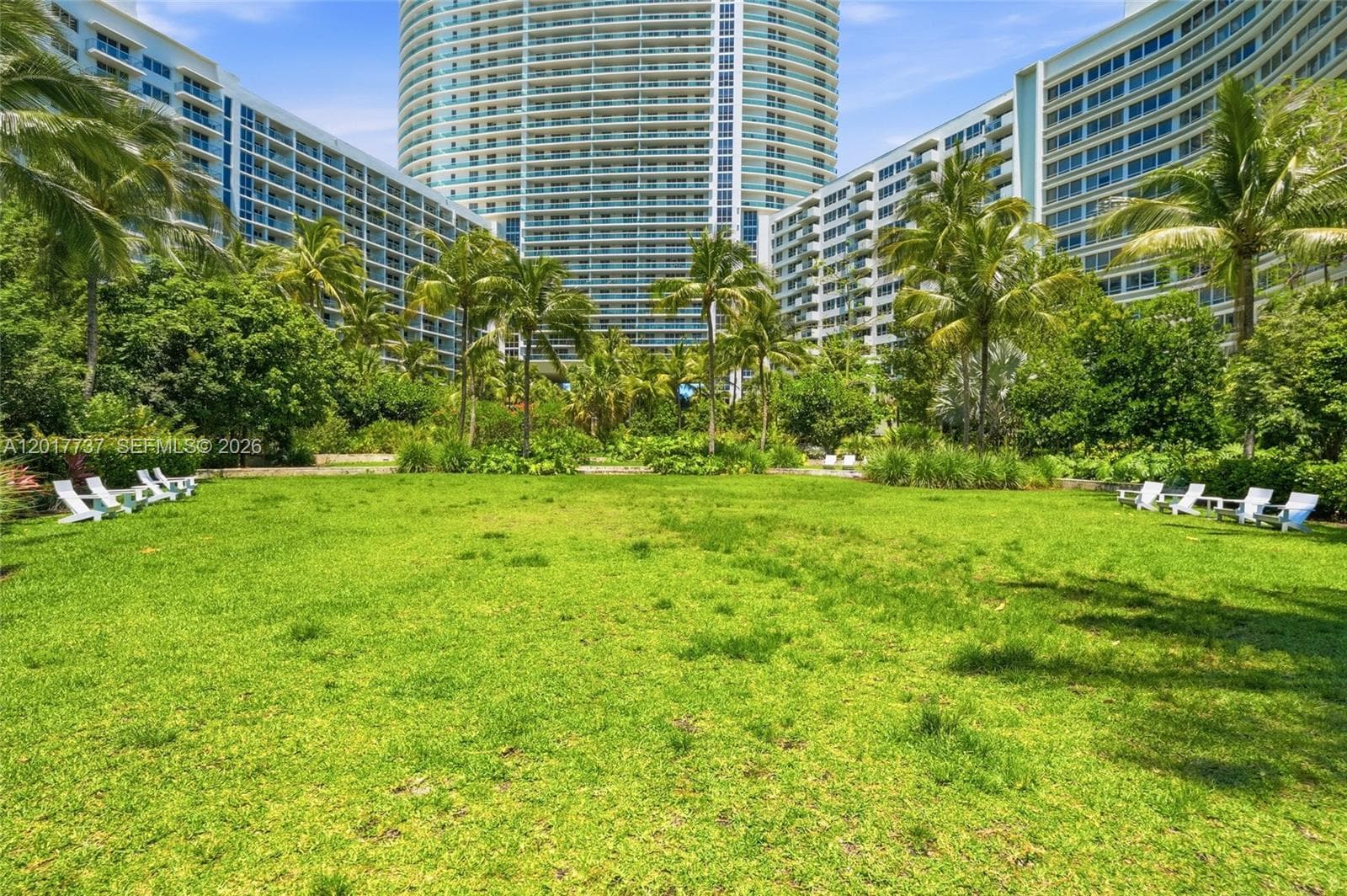 A12017737 — Miami Beach — 32