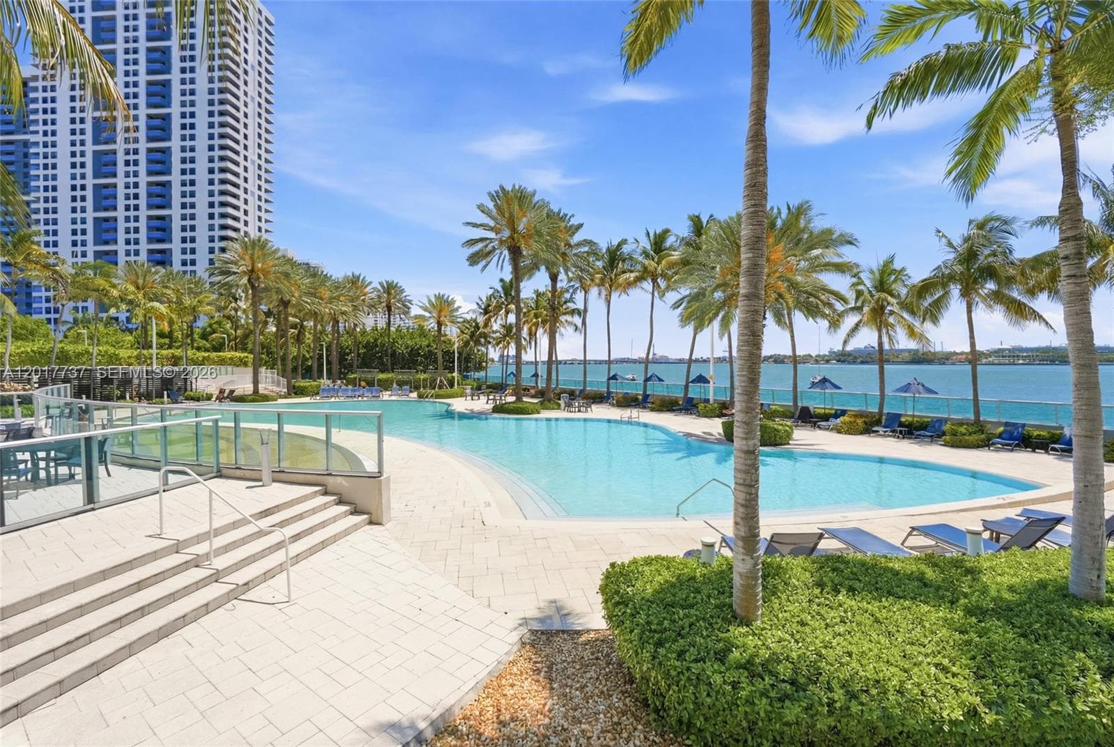 A12017737 — Miami Beach — 29