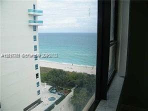 A12017783 — Miami Beach