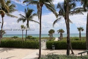 A12017783 — Miami Beach — 28