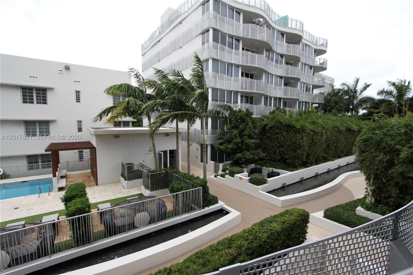 A12017861 — Miami Beach — 13