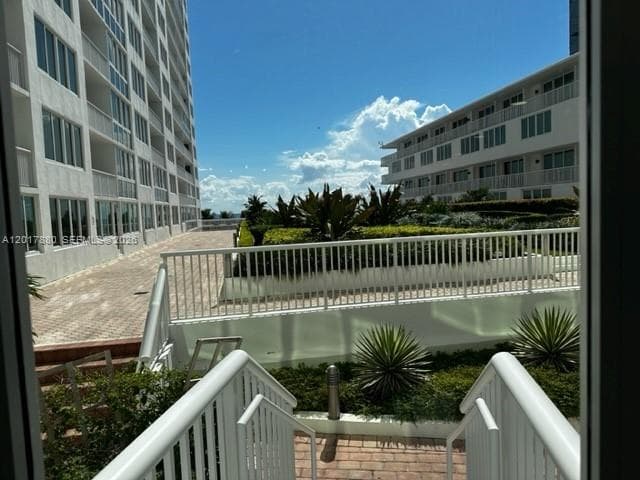 A12017880 — Miami Beach — 52