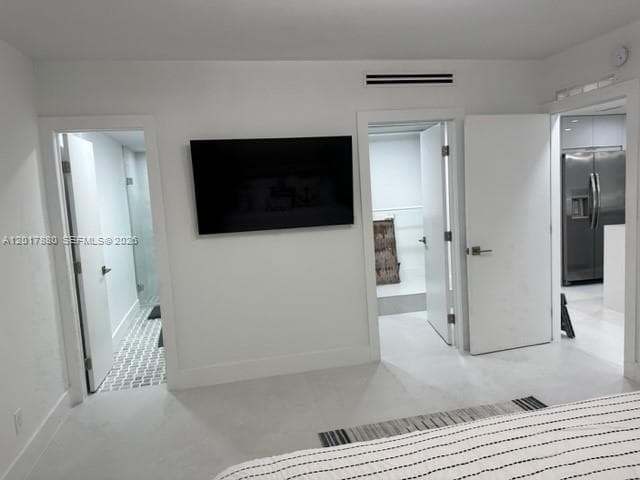A12017880 — Miami Beach — 36