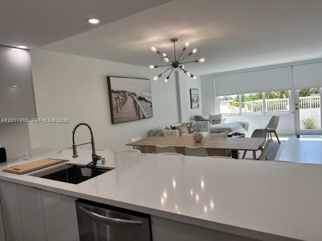 A12017880 — Miami Beach — 28