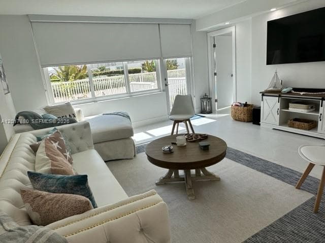 A12017880 — Miami Beach — 20