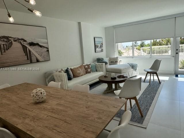 A12017880 — Miami Beach — 18