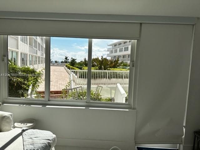 A12017880 — Miami Beach — 58