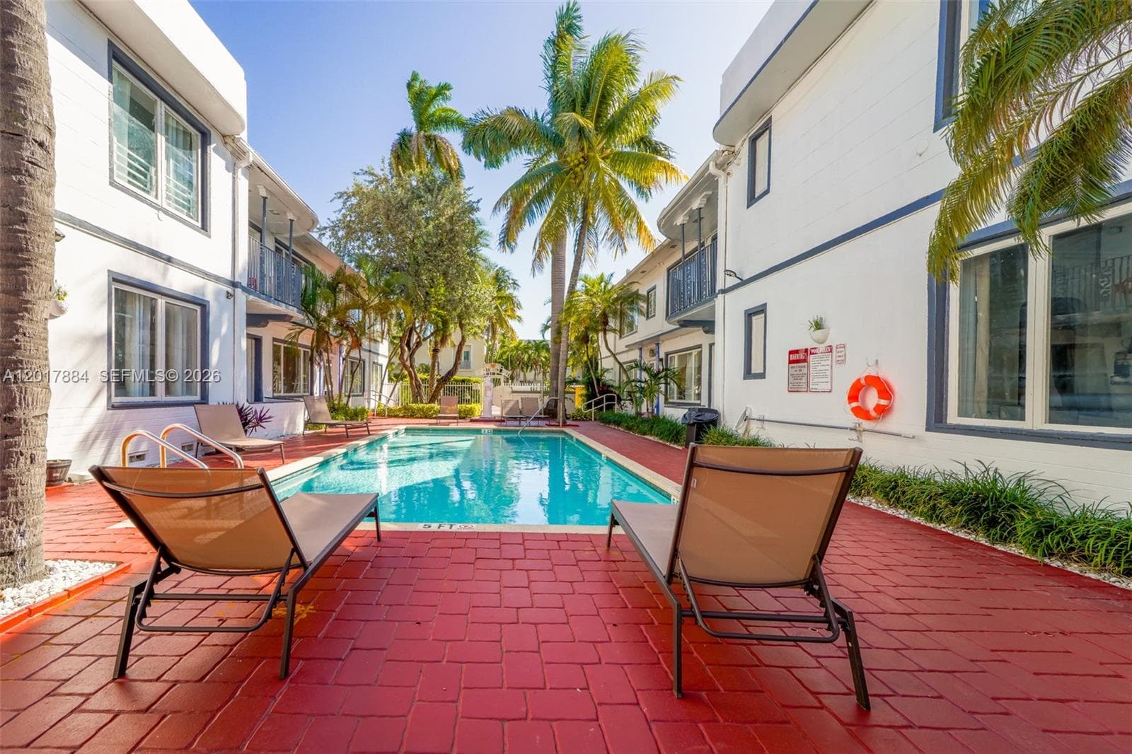 A12017884 — Miami Beach — 15