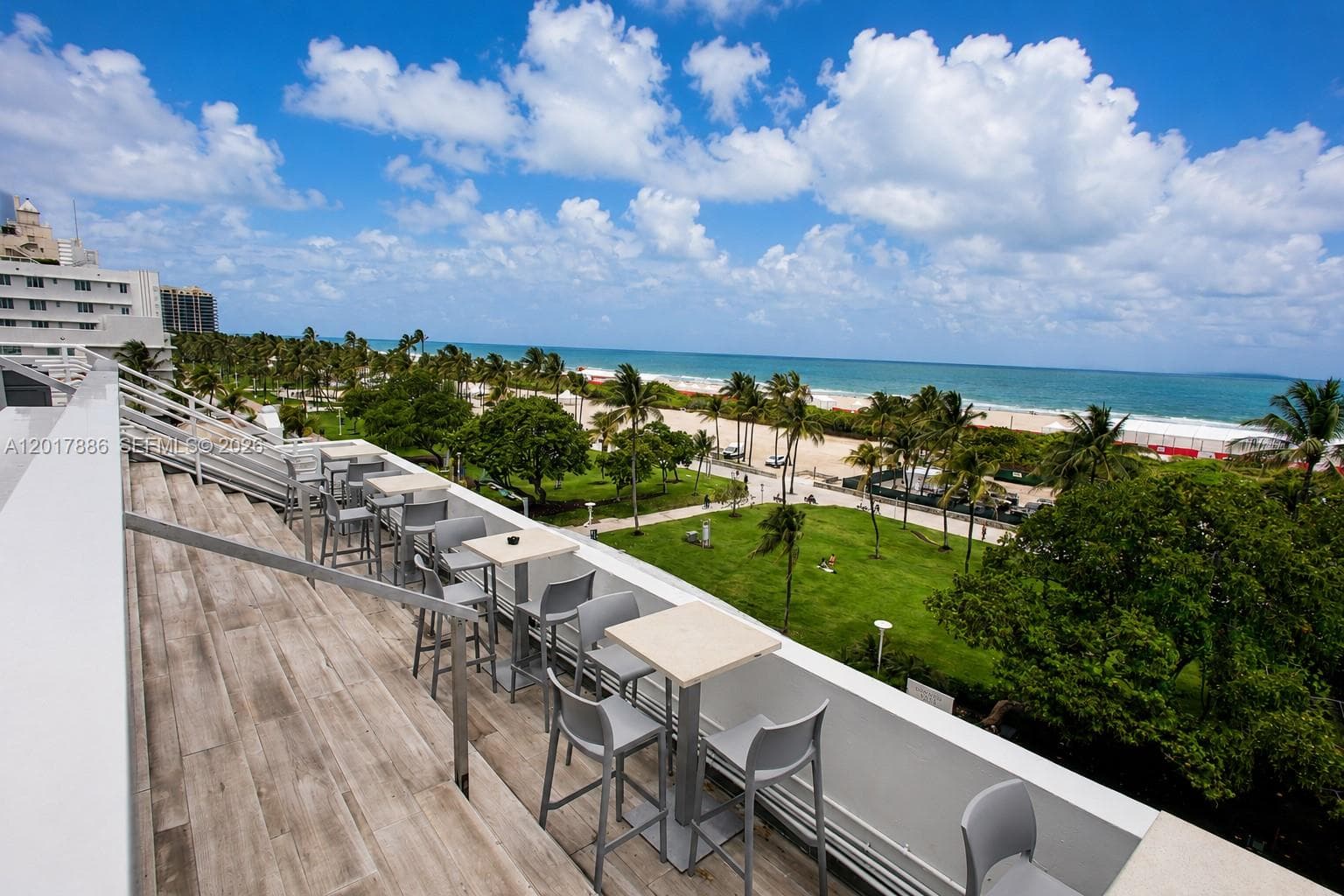 A12017886 — Miami Beach