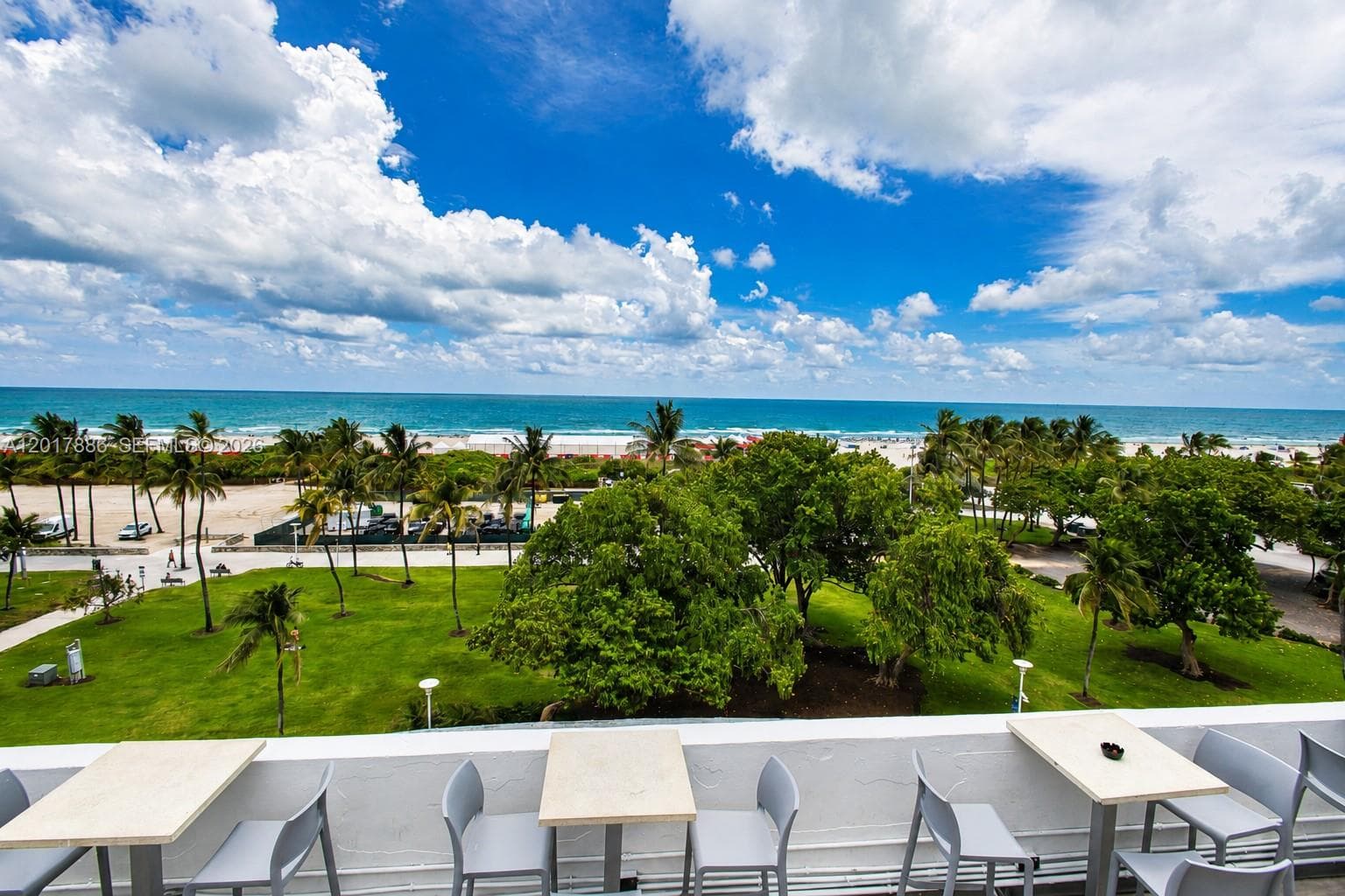 A12017886 — Miami Beach — 10