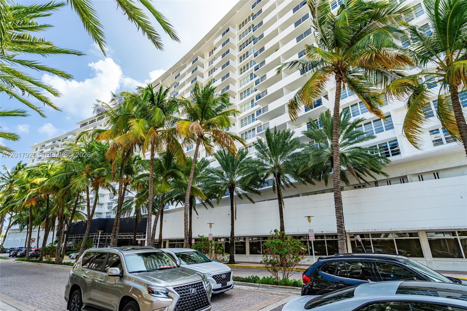 A12017926 — Miami Beach — 21