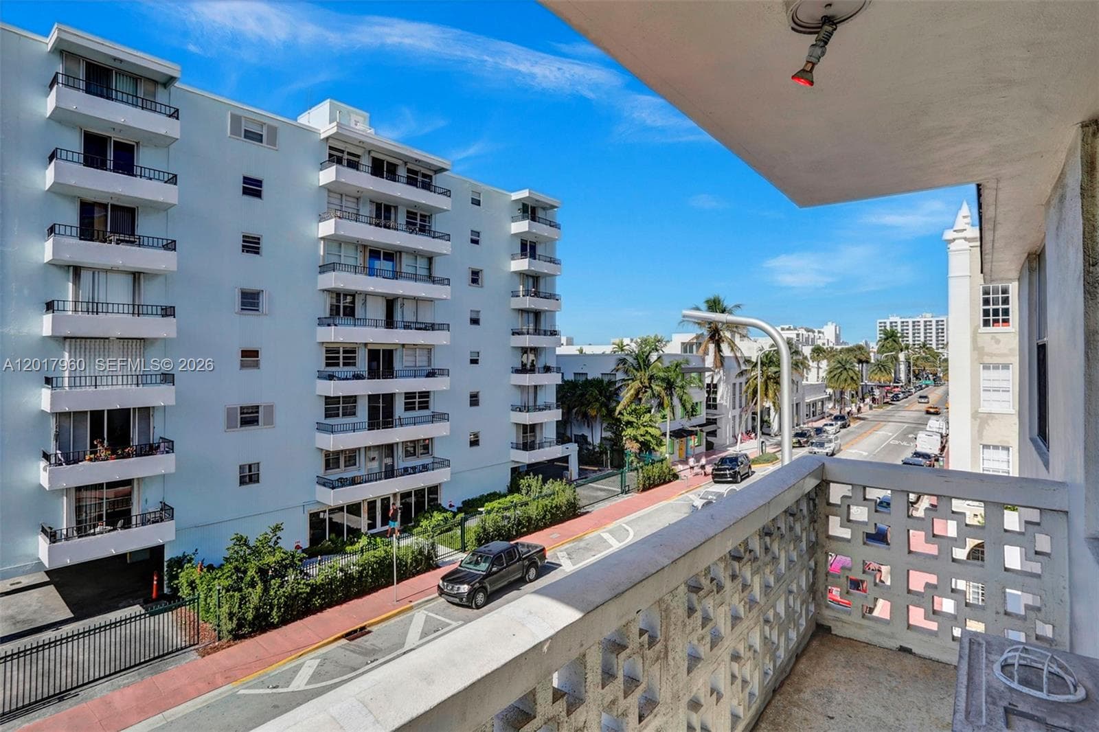 A12017960 — Miami Beach — 39