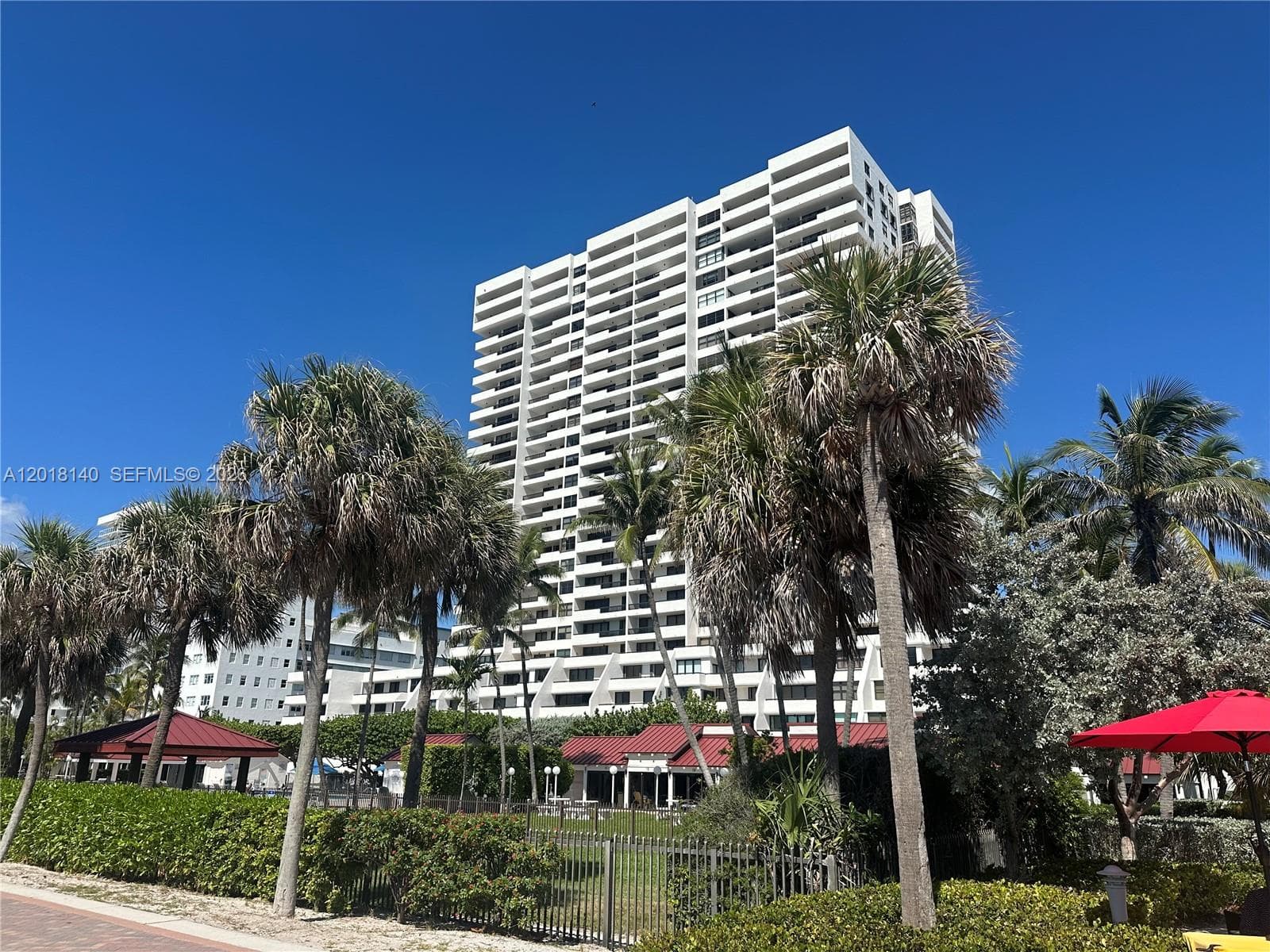 A12018140 — Miami Beach — 23