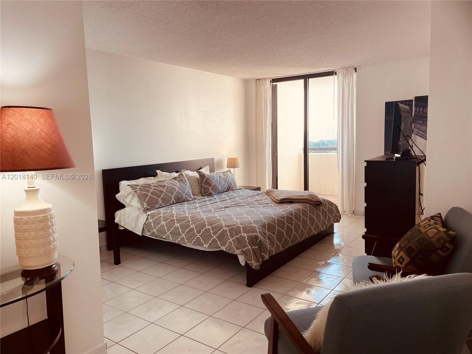 A12018140 — Miami Beach — 7