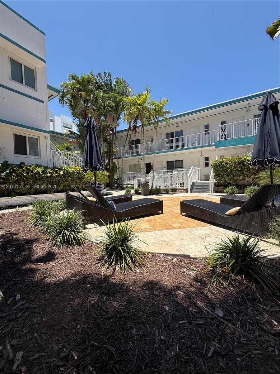 A12018151 — Miami Beach — 3