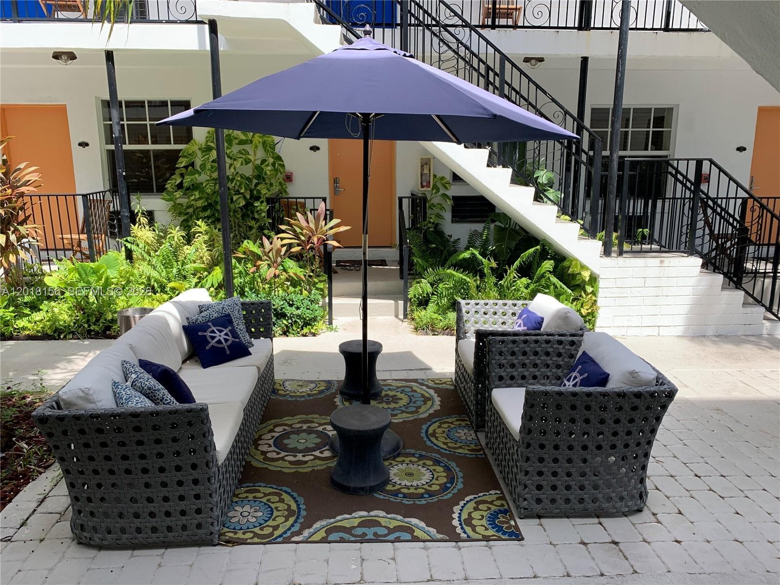 A12018156 — Miami Beach — 4