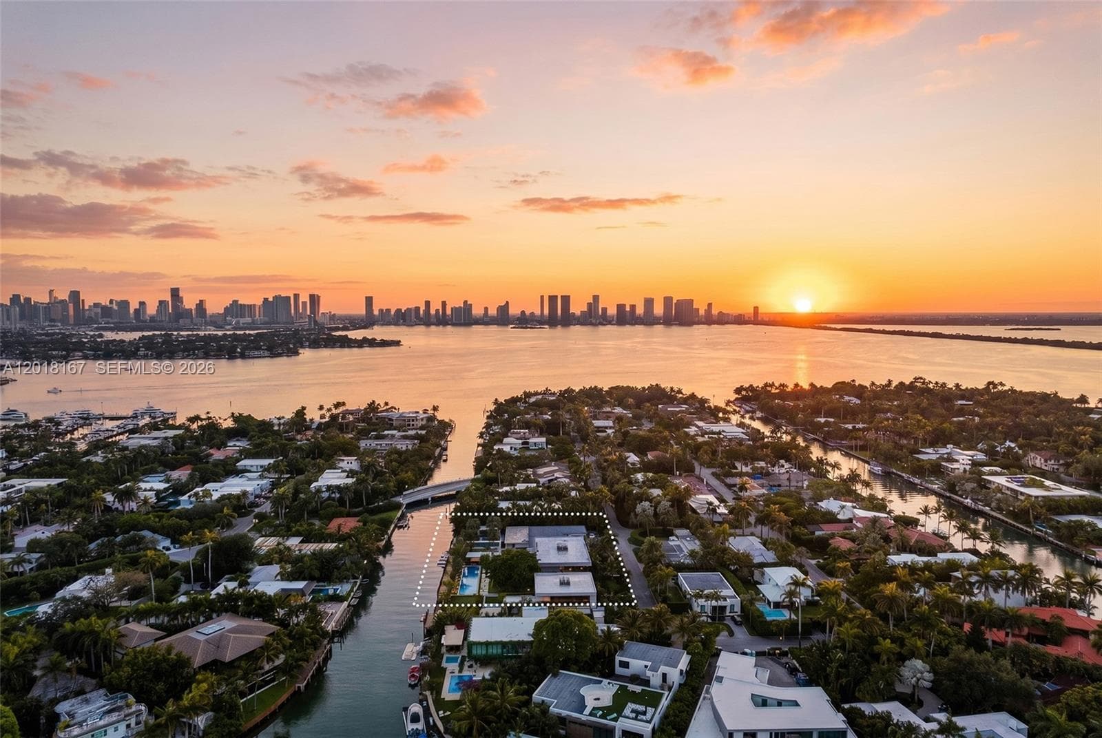 A12018167 — Miami Beach — 100