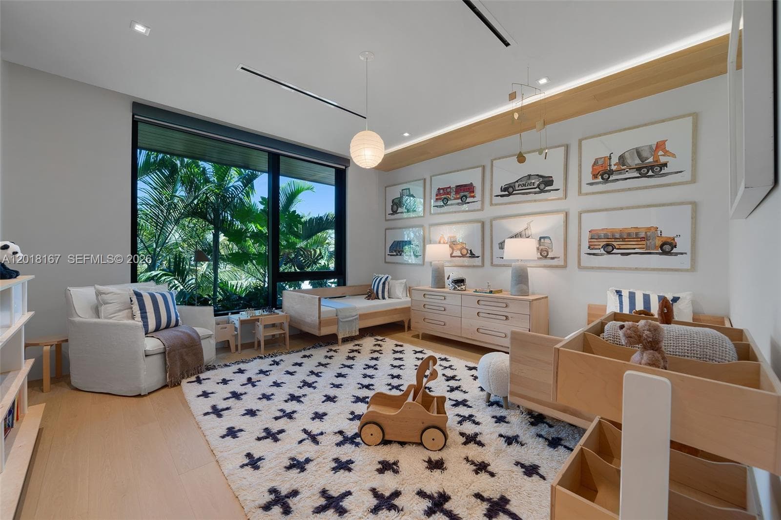 A12018167 — Miami Beach — 42