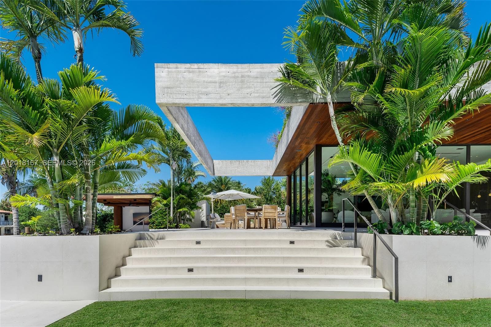 A12018167 — Miami Beach — 51