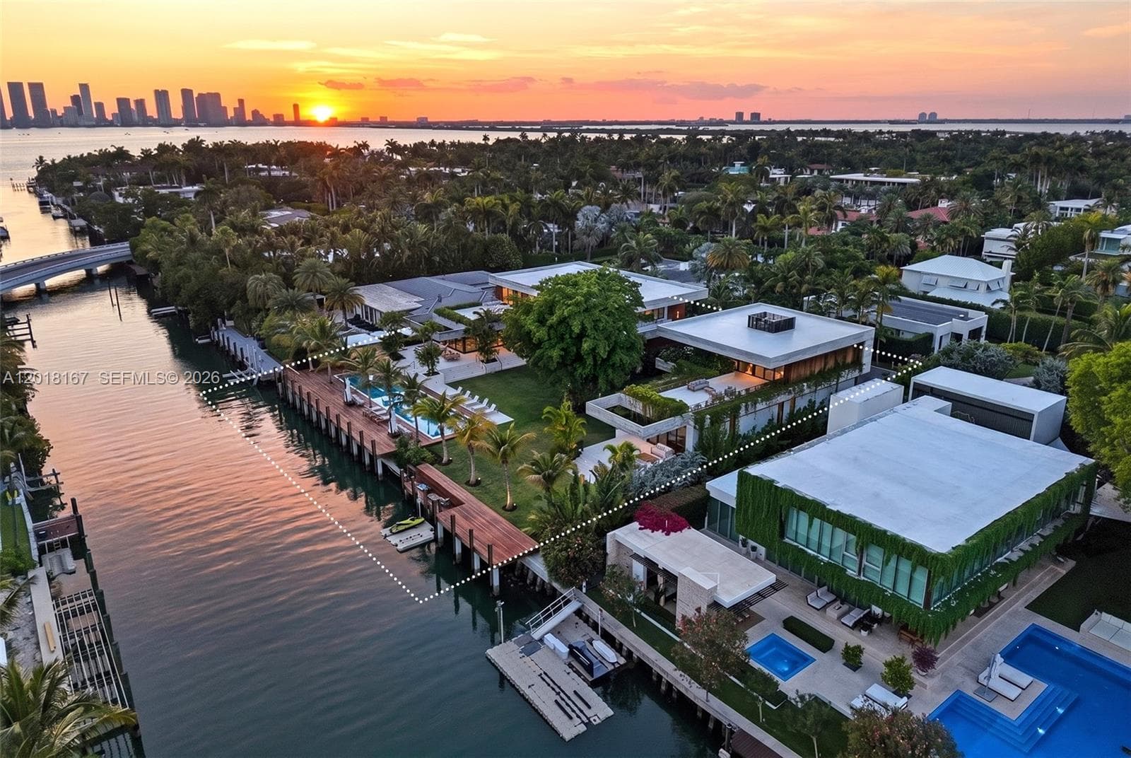 A12018167 — Miami Beach — 87