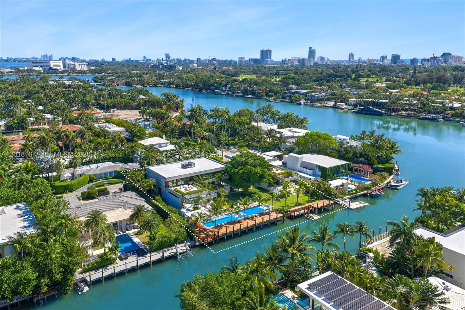 A12018167 — Miami Beach — 85