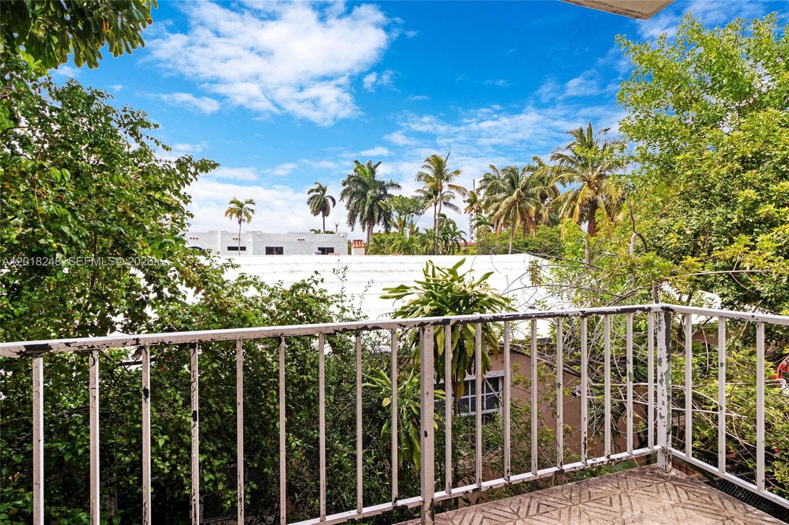 A12018248 — Miami Beach — 22