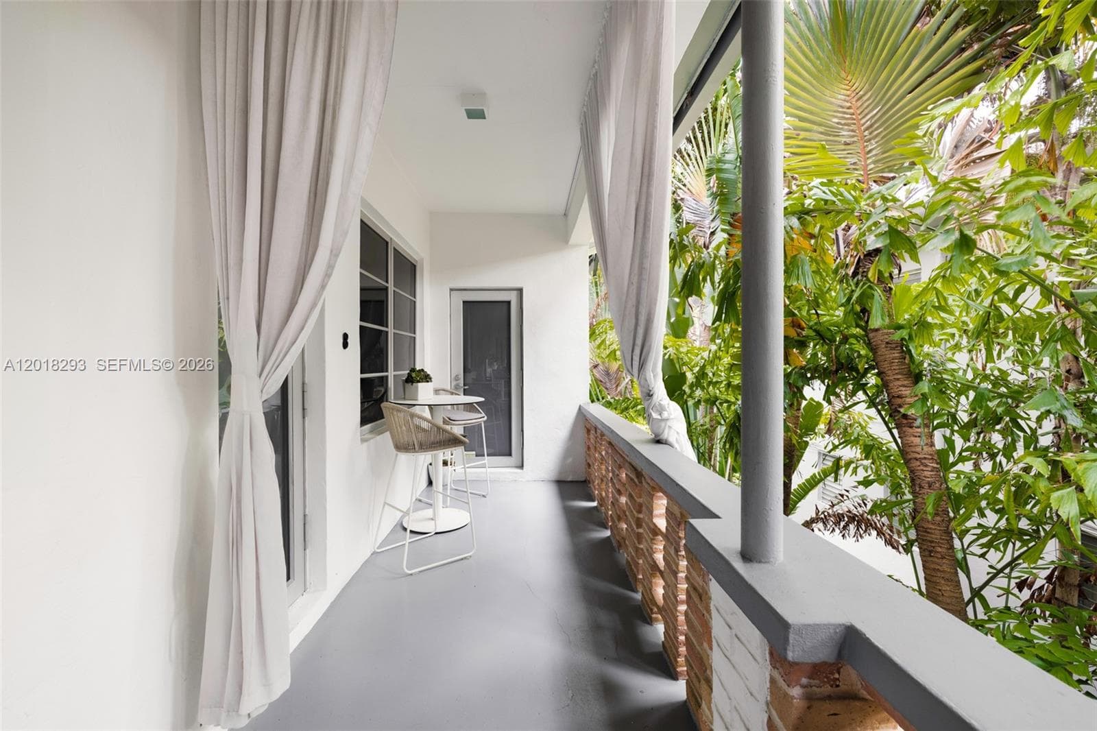 A12018293 — Miami Beach