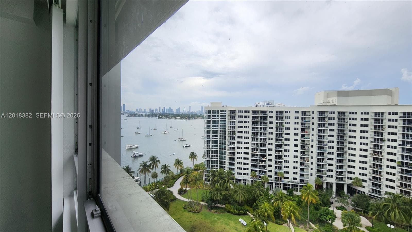 A12018382 — Miami Beach — 7