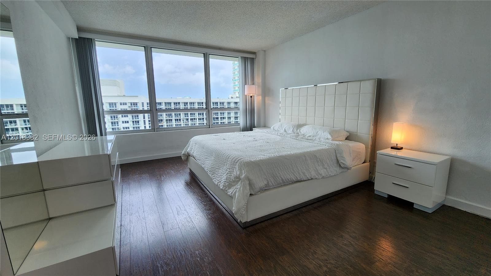 A12018382 — Miami Beach — 5