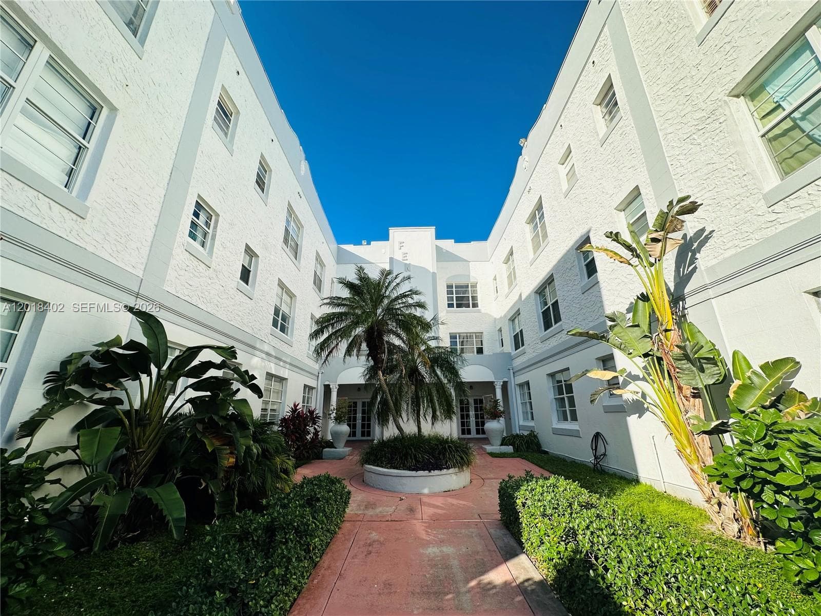 A12018402 — Miami Beach