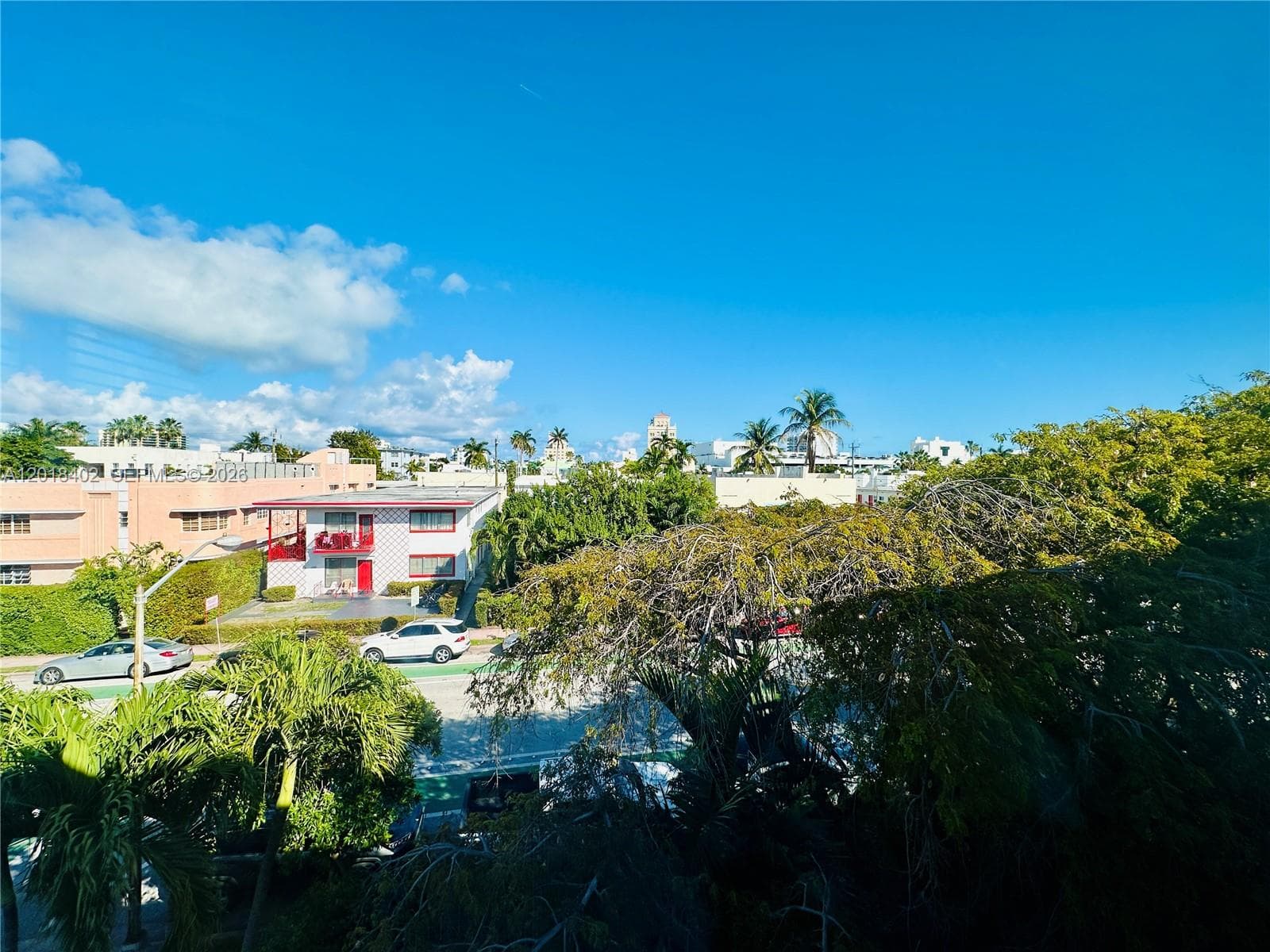 A12018402 — Miami Beach — 15