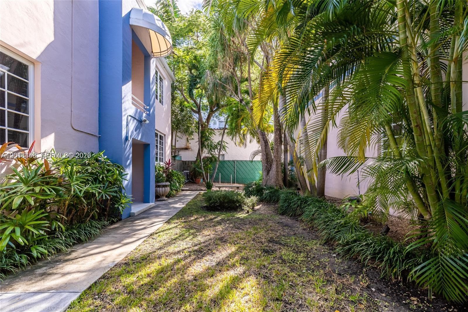 A12018448 — Miami Beach — 12