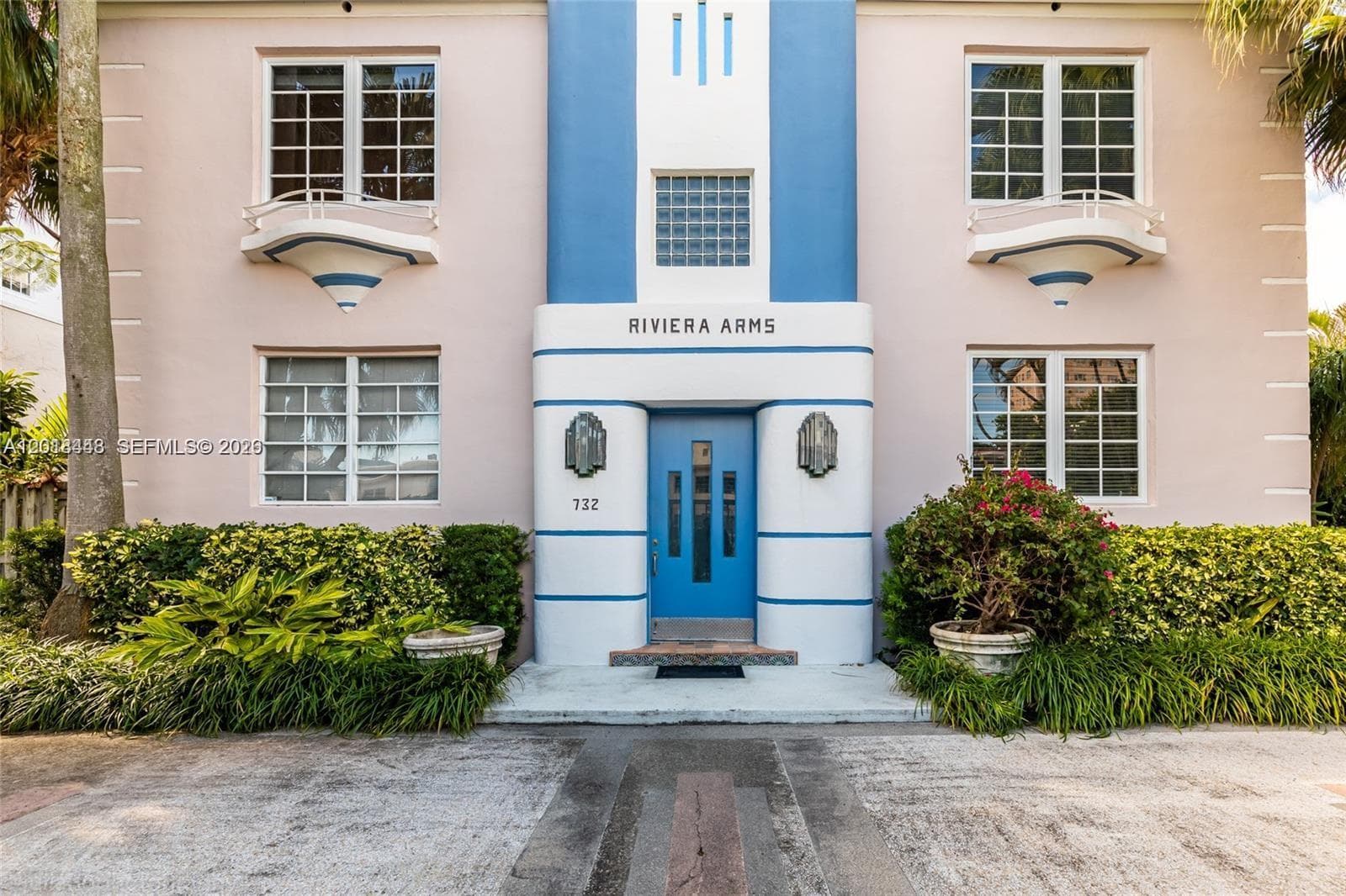 A12018448 — Miami Beach — 9