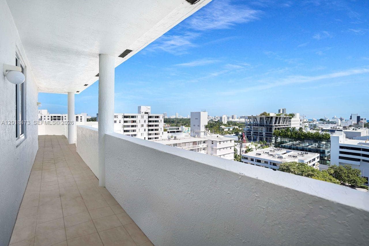 A12018473 — Miami Beach — 7